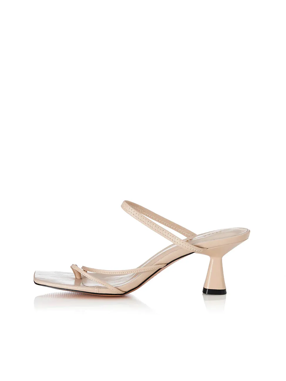 Alias Mae Henley Heel in Cream